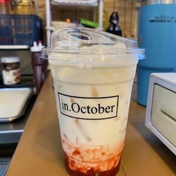 นมสดสตอเบอรี่