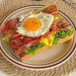 ขนมปังเบคอนชีส ไข่ดาว