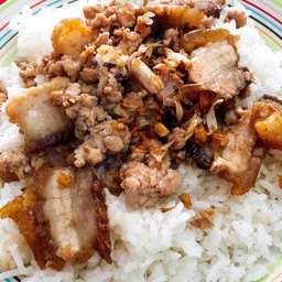 ข้าวหมูกรอบกระเทียม