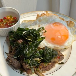 ข้าวกระเพราเนื้อ