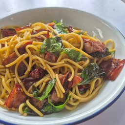 สปาเก็ตตี้ผัดพริกแห้งเบคอน