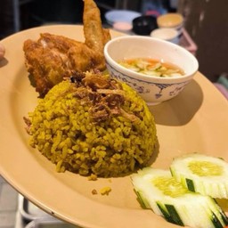 ข้าวหมกปีกไก่ทอด