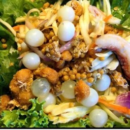 ยำสามไข่