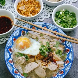 N15 ก๋วยจั๊บญวนไก่สับและไก่ยอ