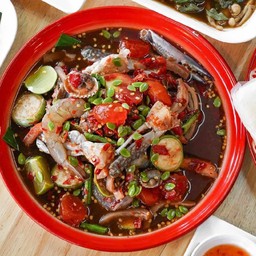 เหลาสามสหาย กุ้ง ปูม้า แซลมอล