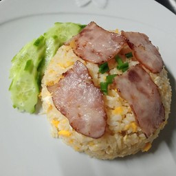 ข้าวผัดเบคอน