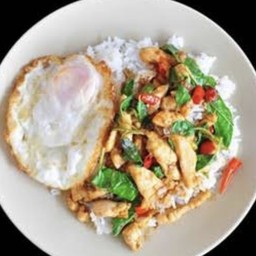 ข้าวกระเพราหมูสามชั้น