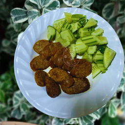 ไสอั่ว ขนาด 100 กรัม พร้อมผักสด (ชุดพร้อมทาน)