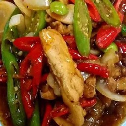 ผัดพริกสด (กับข้าว)