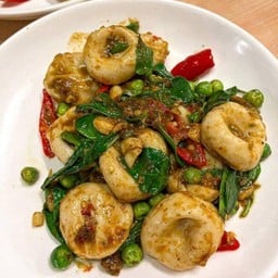 ลูกชิ้นปลาผัดฉ่า