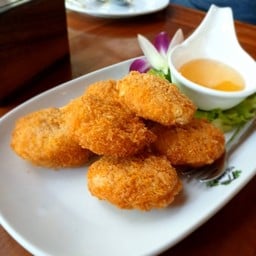 สวนอาหารกลางดง Cafe & Restaurant