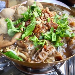 หม้อไฟเนื้อตุ๋นสะดุ้ง