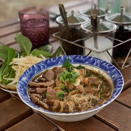 N26 ก๋วยเตี๋ยวเนื้อตุ๋นน้ำแดง