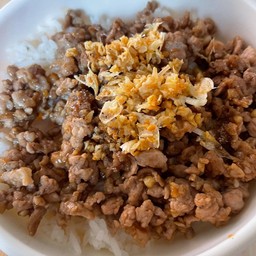 ข้าวหมูกระเทียม