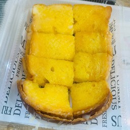 ขนมปังปิ้งเนยนมน้ำตาล