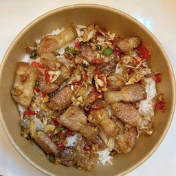 ข้าวสามชั้นคั่วพริกเกลือ