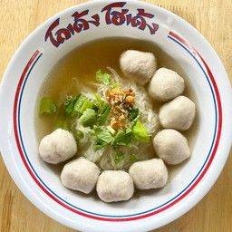 ก๋วยเตี๋ยว  ลูกชิ้นหมูล้วน
