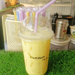 นมสดข้าวโพดเย็น