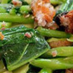 ข้าวหน้าผัดคะน้าปลาเค็ม