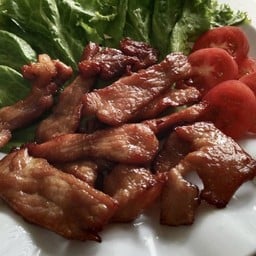 หมูแดดเดียว 100 บาท