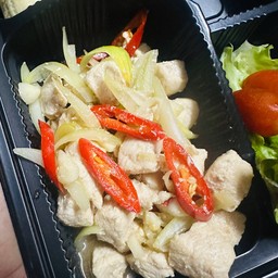 ข้าว ผัดพริกอกไก่