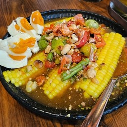 ตำข้าวโพดไข่เค็ม