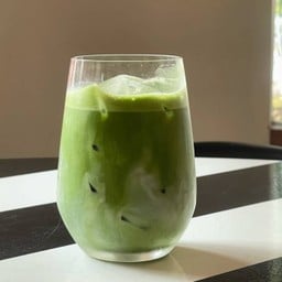 Premium Matcha Latte Oat Milk