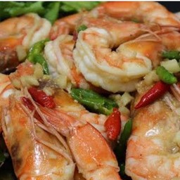 ข้าวราดกุ้งผัดพริกขี้หนู