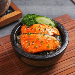 ข้าวหน้าแซลมอนเทอริยากิ