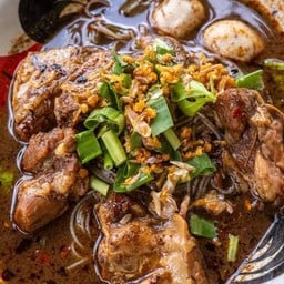 ก๋วยเตี๋ยวเนื้อเรือตก