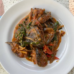 ผัดพริกแกง ปลาดุก ราดข้าว