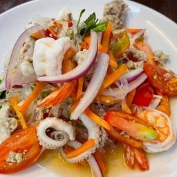 ร้านตำแซ่บนัวร์