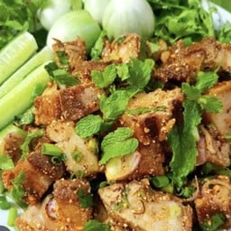 ลาบหมูกรอบ