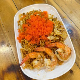 ผัดมาม่าเกาหลีไข่กุ้ง