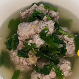 ต้มจืดขึ้นฉ่ายใส่หมูสับ ชิ้นใหญ่ๆ คำแรกติดใจ คำต่อไปติดคอ 55