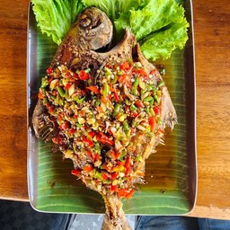 ปลาจาระเม็ดทอดM