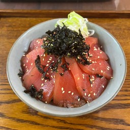 182 ข้าวหน้าปลาทูน่าซาชิมิหมักโชยุ