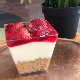 Strawberry cheese pie