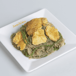 ชะอมผัดวุ้นเส้น