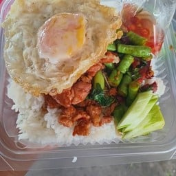 กระเพราหมูชิ้น