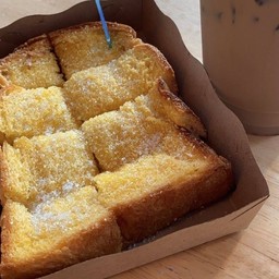 ขนมปังปิ้ง เนยน้ำตาล