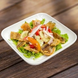 ยำปลาสลิดทอด