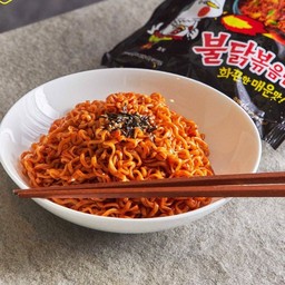 ซัมยัง มาม่าเกาหลี เลือกท็อปปิ้งเอง