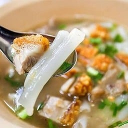 ก๋วยจั๊บกี่โมง กระเพาะปลา บะหมี่หมูแดงเสฉวน