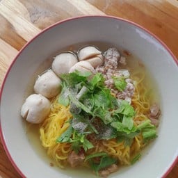 ก๋วยเตี๋ยวบ้านม่วง