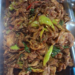 กระเพราเนื้อเป็ดย่าง