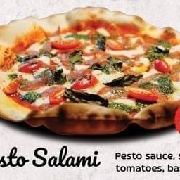 เพสโต้ซาลามี่พิซซ่า