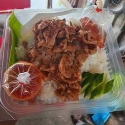 หมูกระเทียม