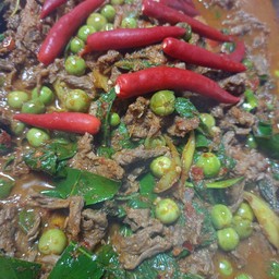 แกงเผ็ดเนื้อ