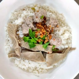 ข้าวต้มหมูสับ-กระเพาะหมู